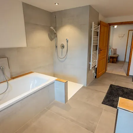 Apartment Berghof-glueck *
